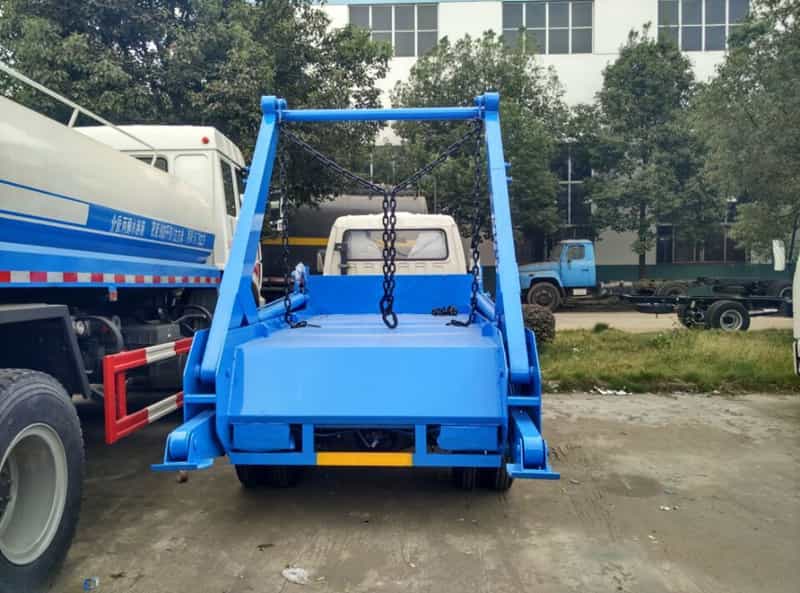 福田时代型摆臂式垃圾车