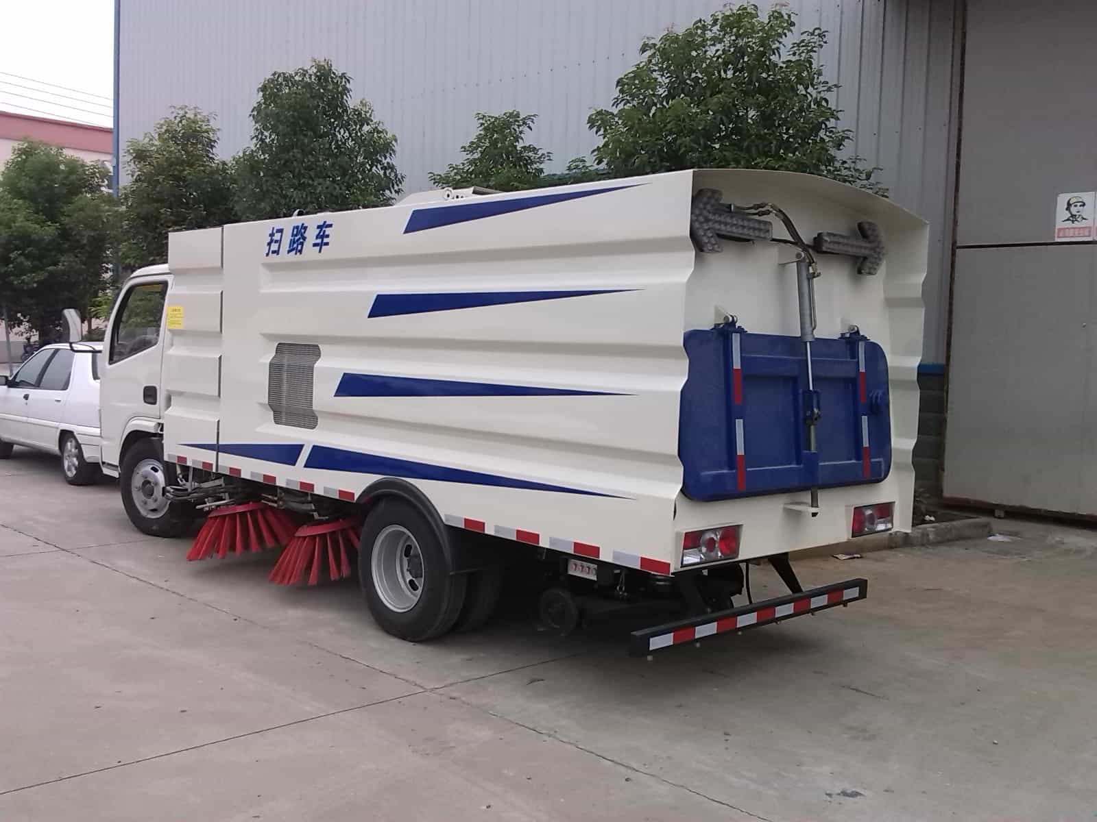 江淮国五扫路车