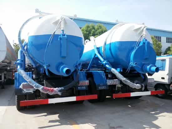 国五东风多利卡吸污车