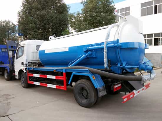 国五东风多利卡吸污车