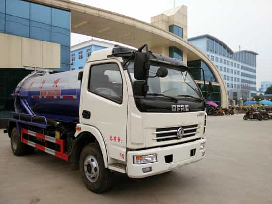 国五东风多利卡吸污车