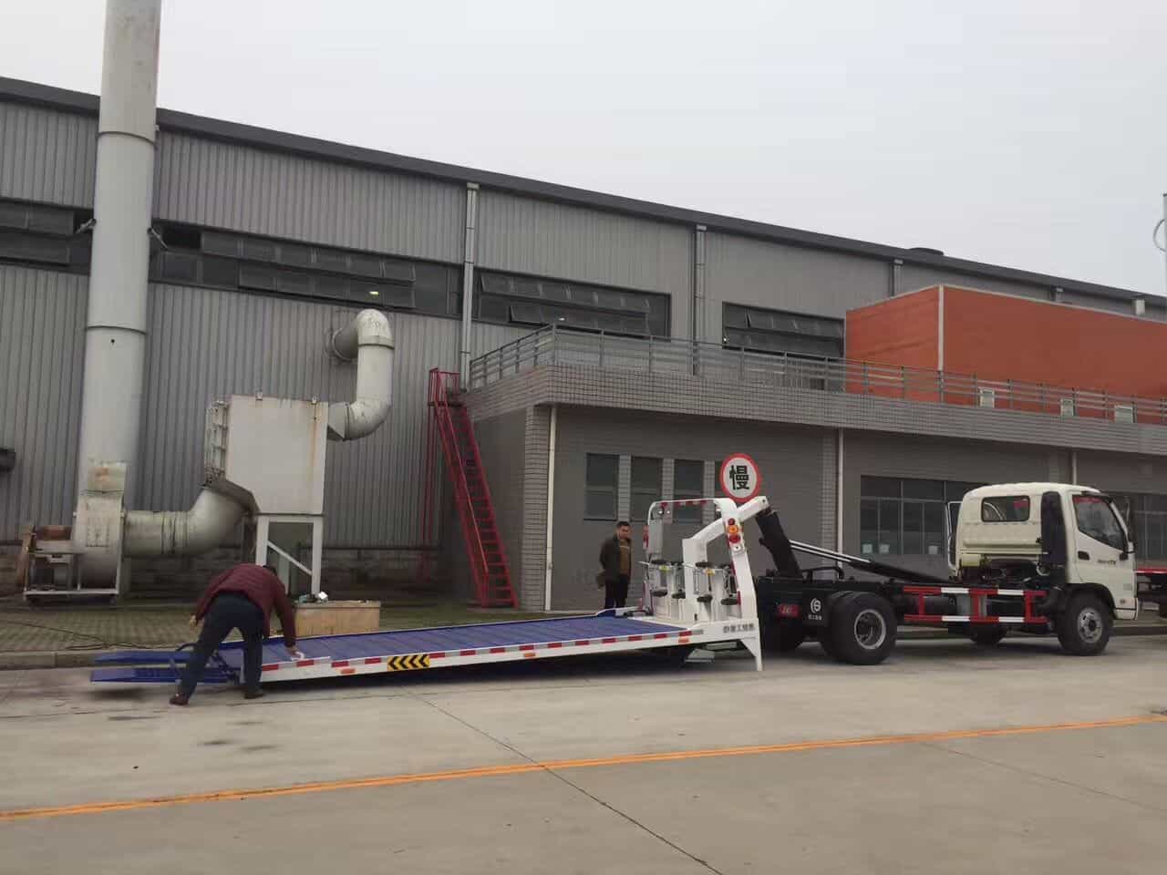 东风多利卡一拖二清障车