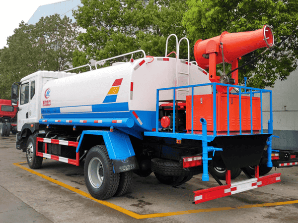 东风D9多利卡抑尘雾炮车10-15立方