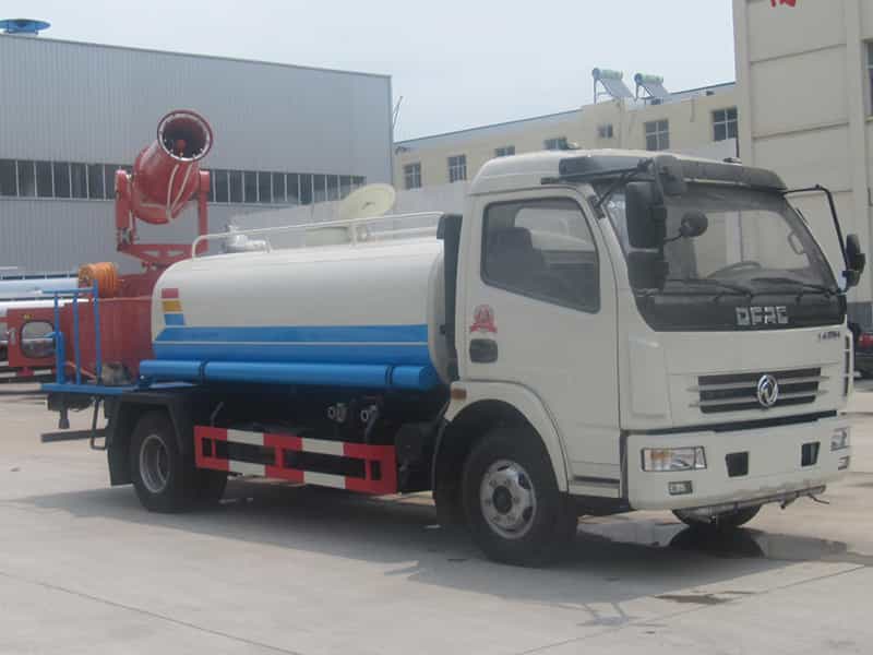 东风大多利卡雾炮车5-7立方(圆罐)