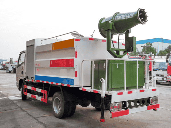 东风小多利卡雾炮降尘车3-5立方(方罐)