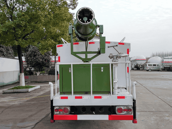 东风小多利卡雾炮降尘车3-5立方(方罐)