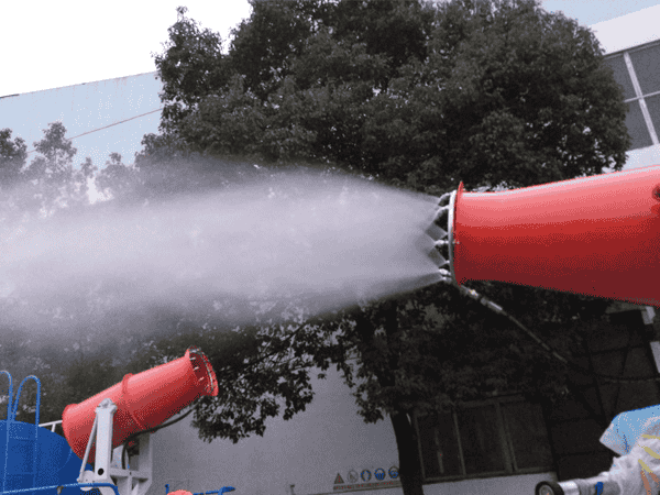 福田小卡雾炮车2-3立方