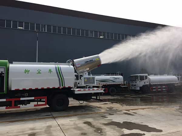 东风天锦多功能雾炮车10-15立方