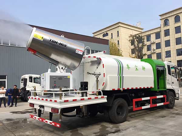 东风天锦多功能雾炮车10-15立方