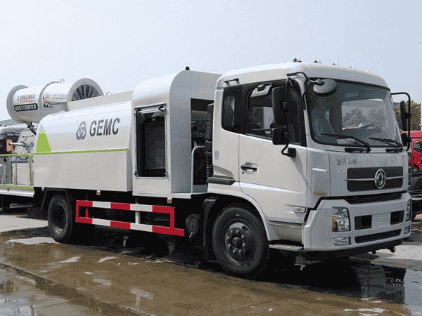 东风天锦多功能雾炮车10-15立方