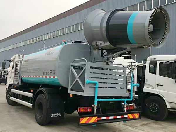 东风天锦多功能雾炮车10-15立方