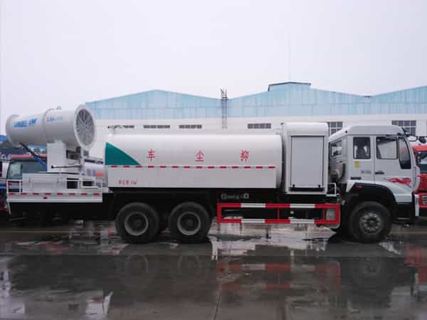 重汽后双桥雾炮车15-20立方