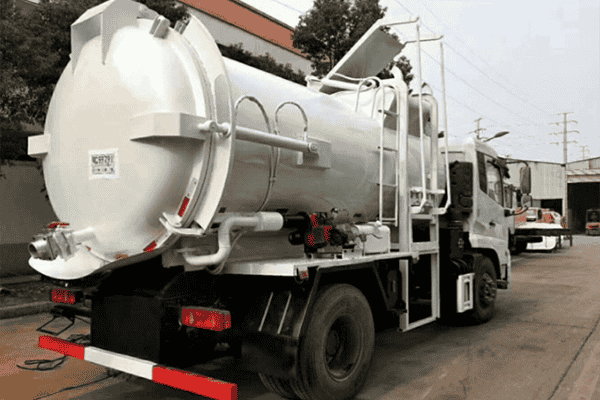 东风天锦餐厨垃圾处理车